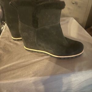 UGG Women's Black Winter Boots